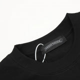Maglietta CHRM HRTS con logo floreale