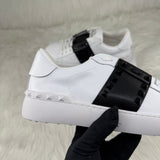 VLTN – ROCKSTUD SENZA TITOLO IN PELLE DI VITELLO CON BORCHIE COORDINATE